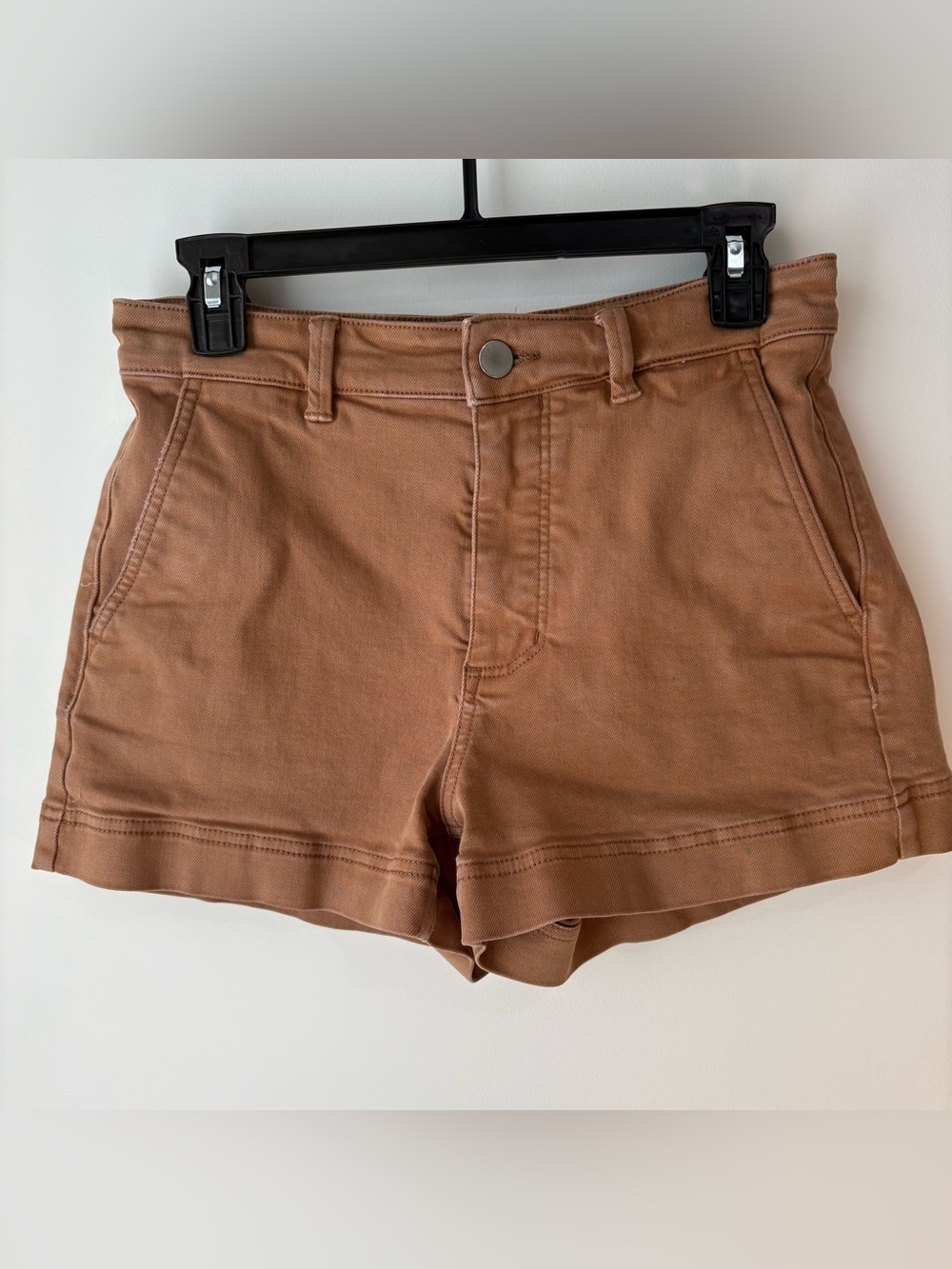 Everlane High-Waist Tan Shorts, 4 🤎